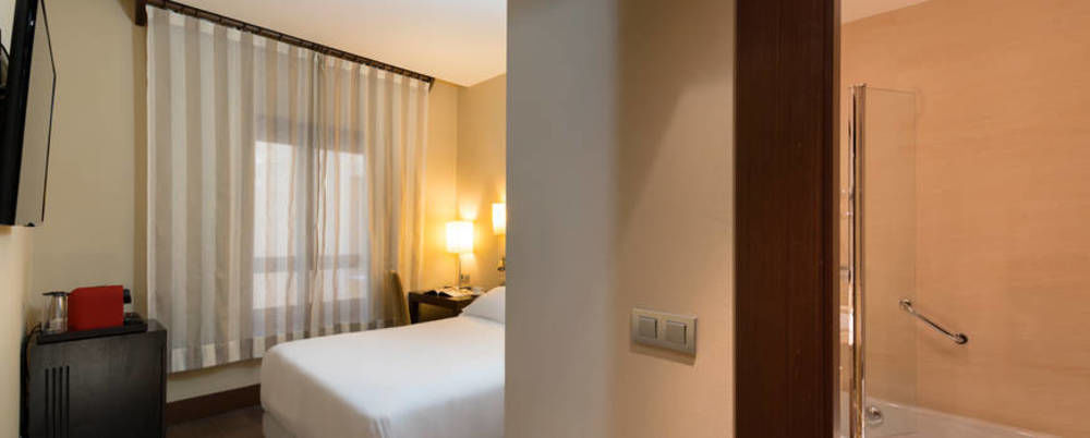 Nh Collection Leon Expo Hotell Eksteriør bilde